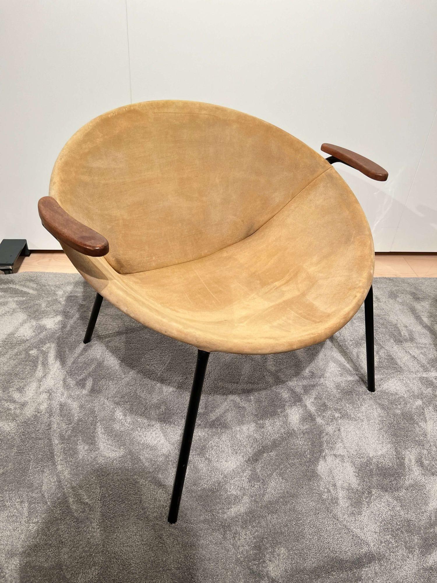 Set of Suede Balloon Chairs attributed to Hans Olsen - 12