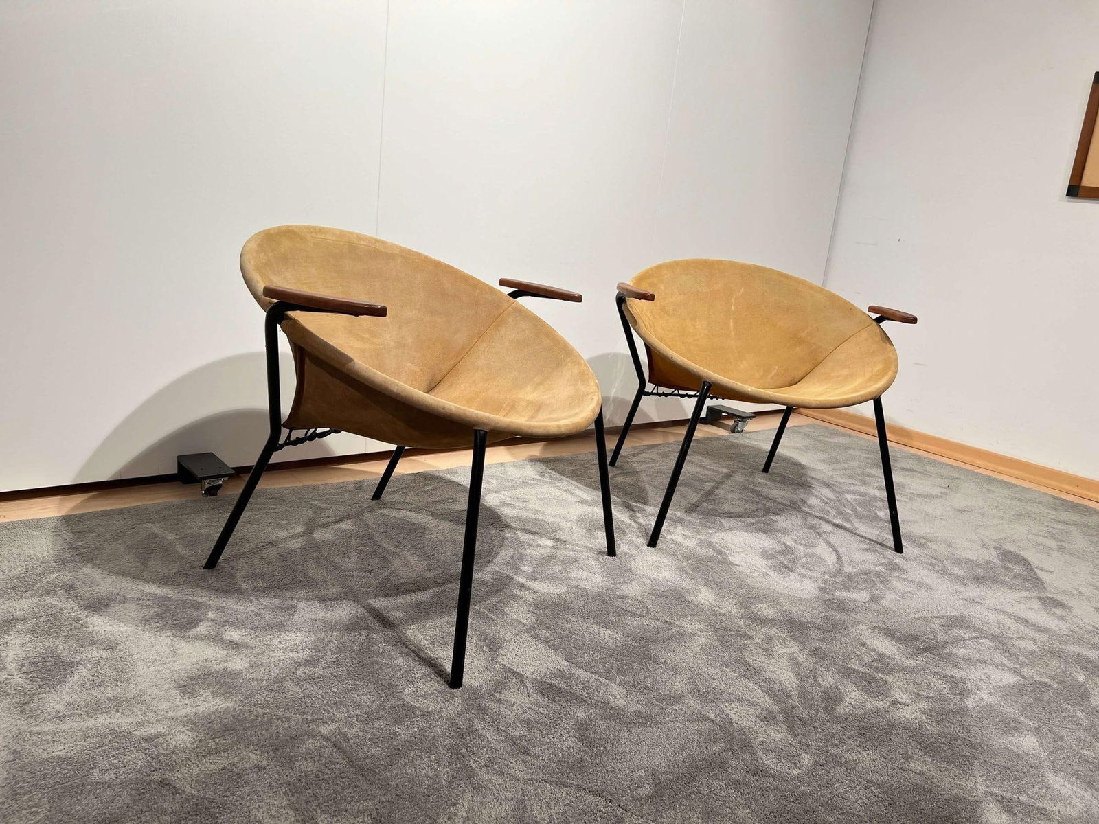 Set of Suede Balloon Chairs attributed to Hans Olsen - 4