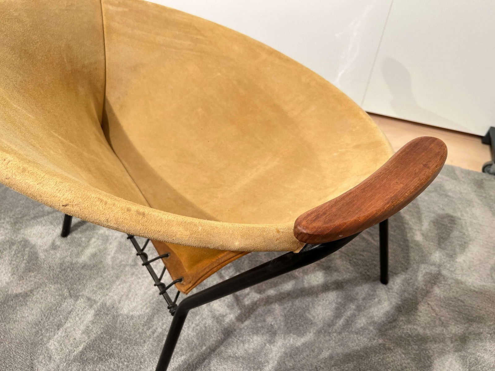 Set of Suede Balloon Chairs attributed to Hans Olsen - 8