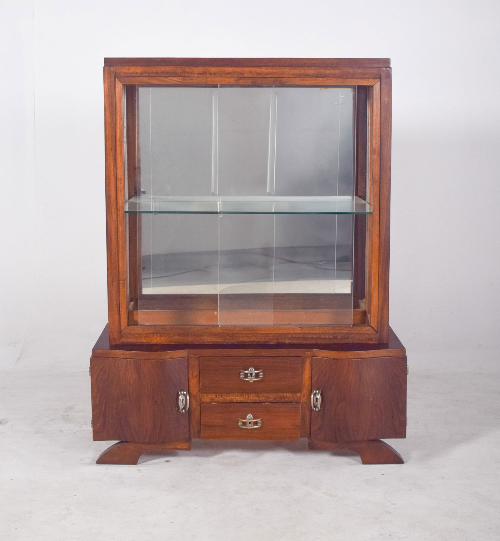 Art Deco Showcase in Walnut, 1930s - 10