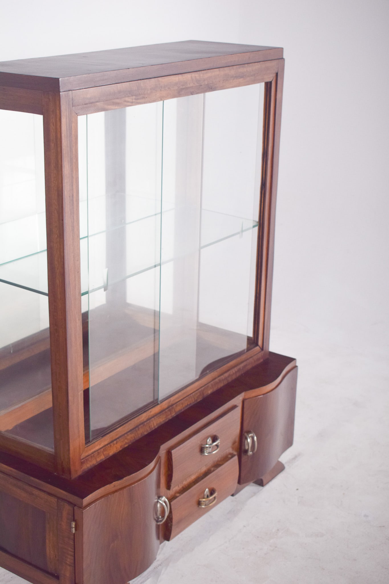 Art Deco Showcase in Walnut, 1930s - 3