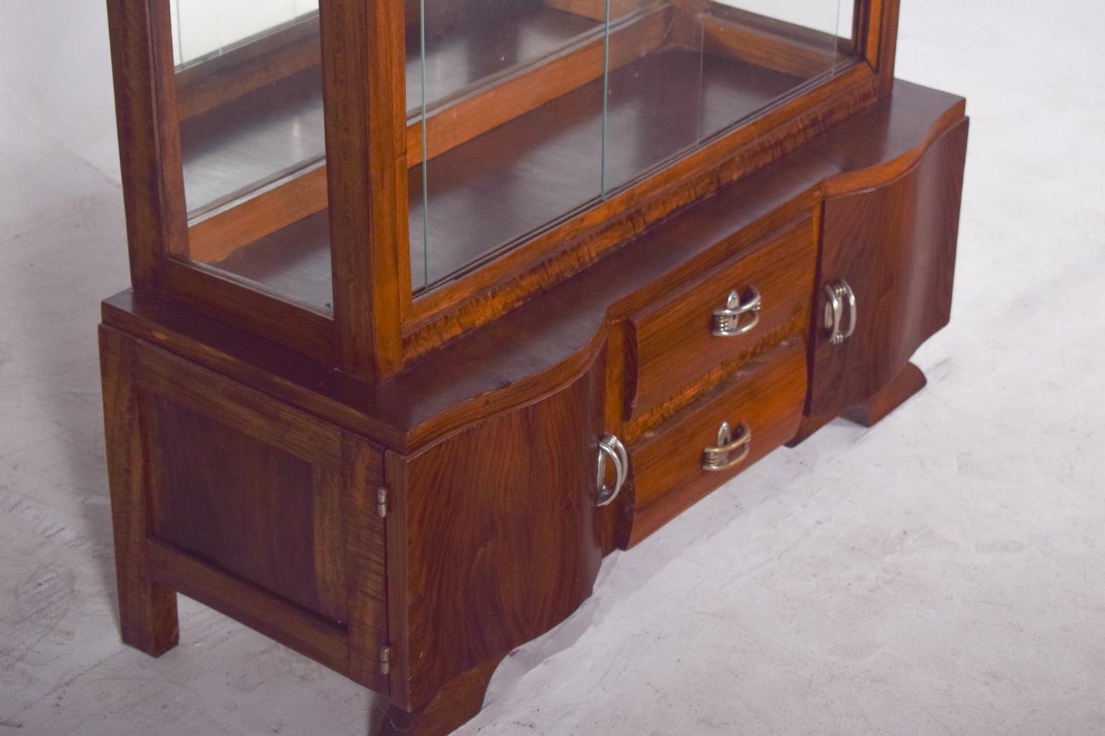 Art Deco Showcase in Walnut, 1930s - 6