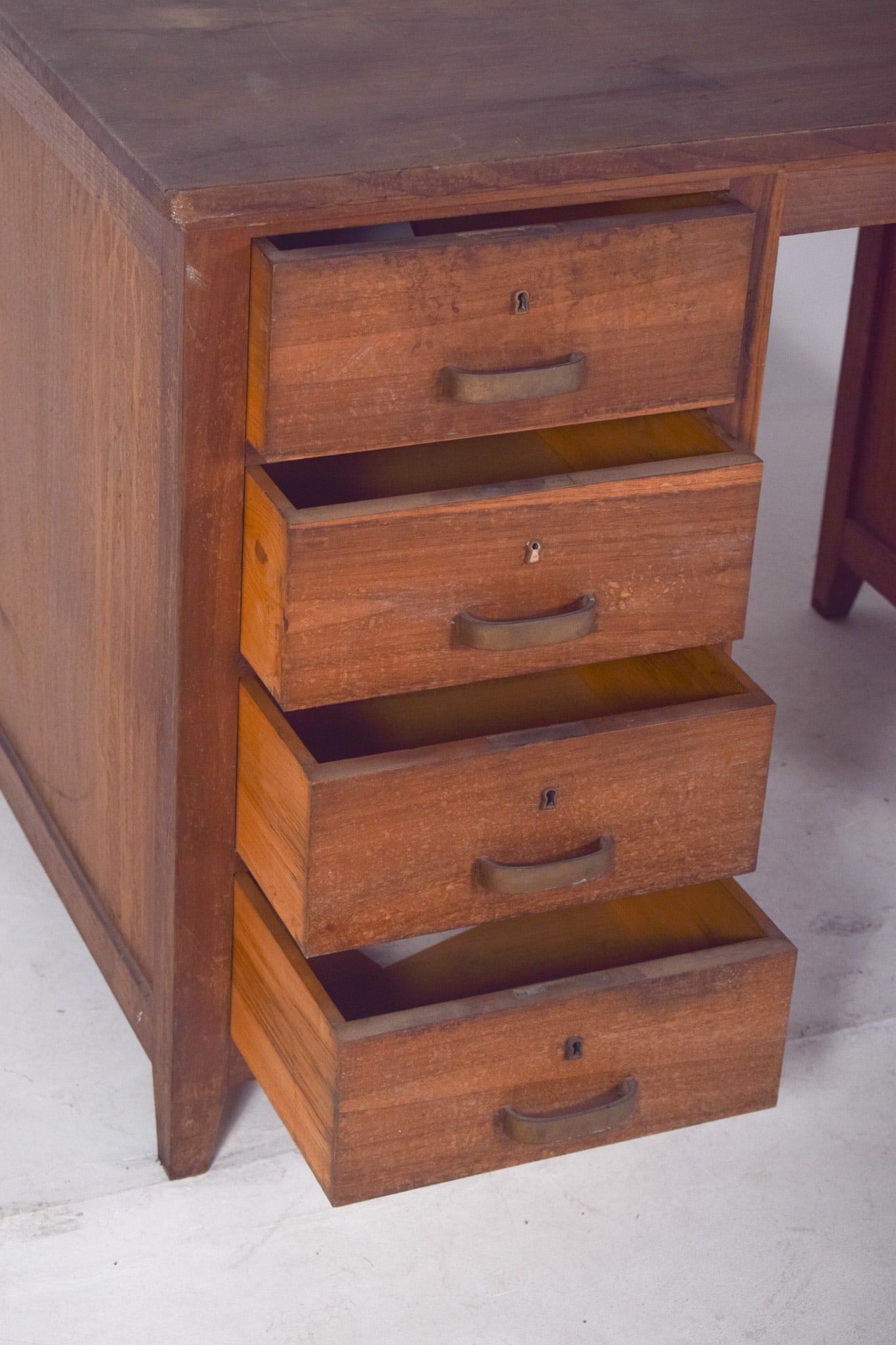 Mid-Century Portuguese Desk in Oak from Olaio, 1950s - 10