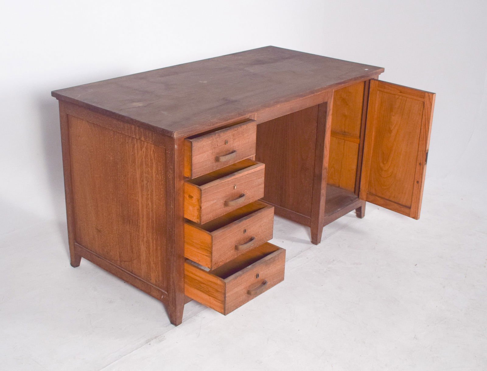 Mid-Century Portuguese Desk in Oak from Olaio, 1950s - 6