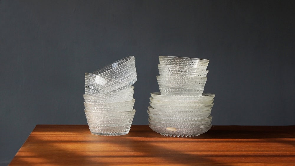 Kastehselmi Dining Set by Oiva Toikka, Set of 16 - 2