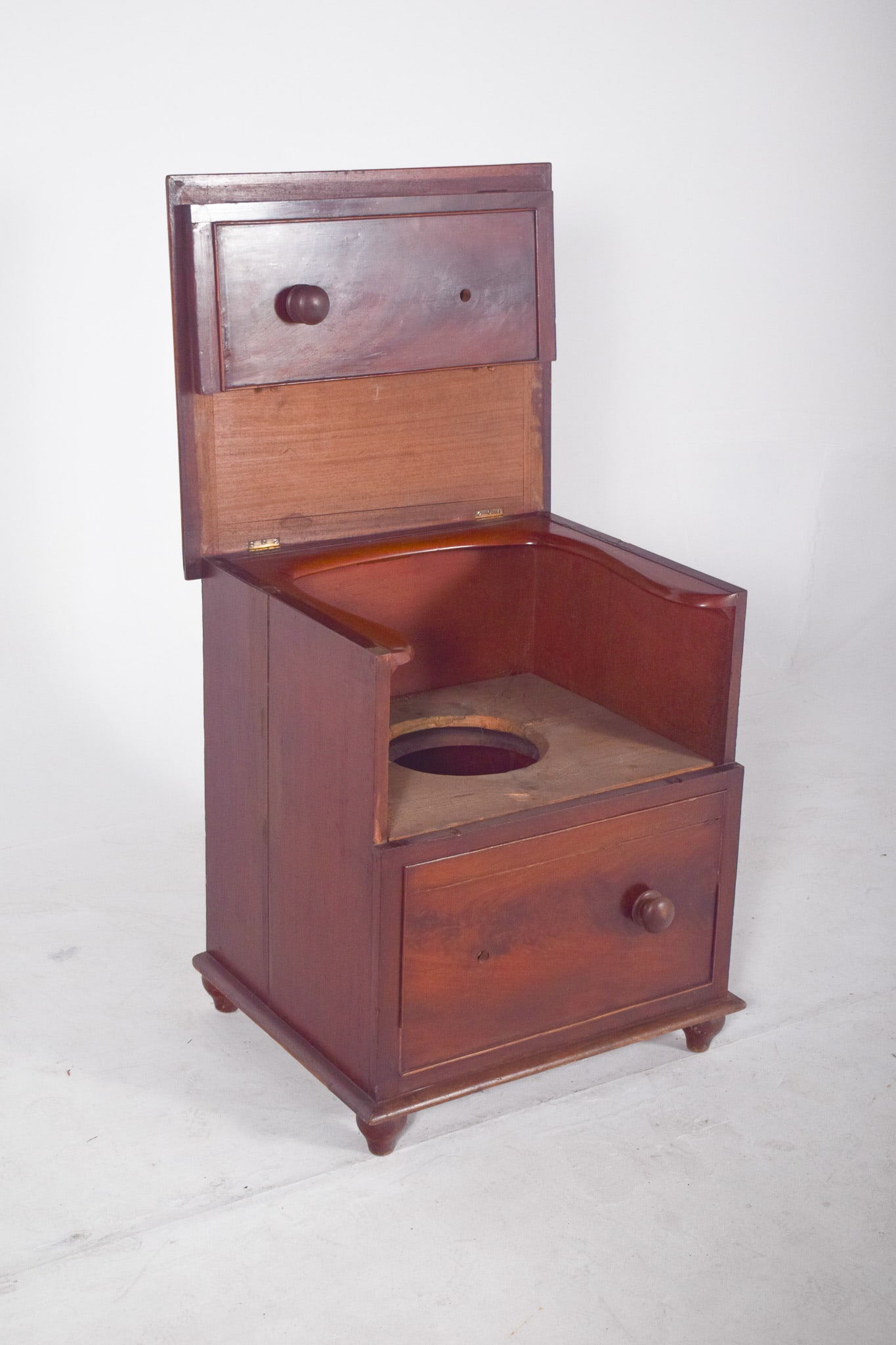 English Wooden Chest, 1920s - 7