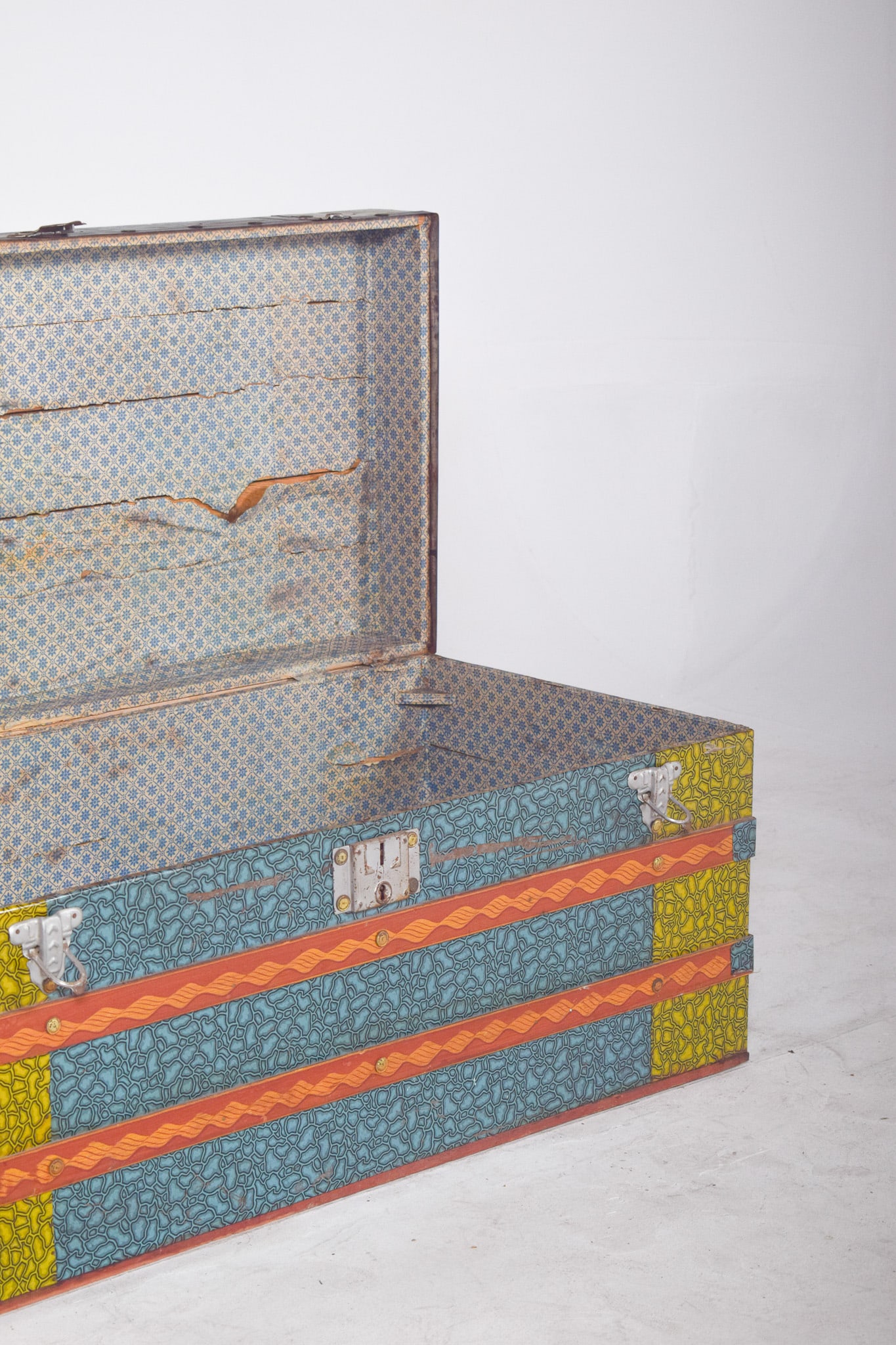 Vintage Portuguese Chest, 1950s - 11