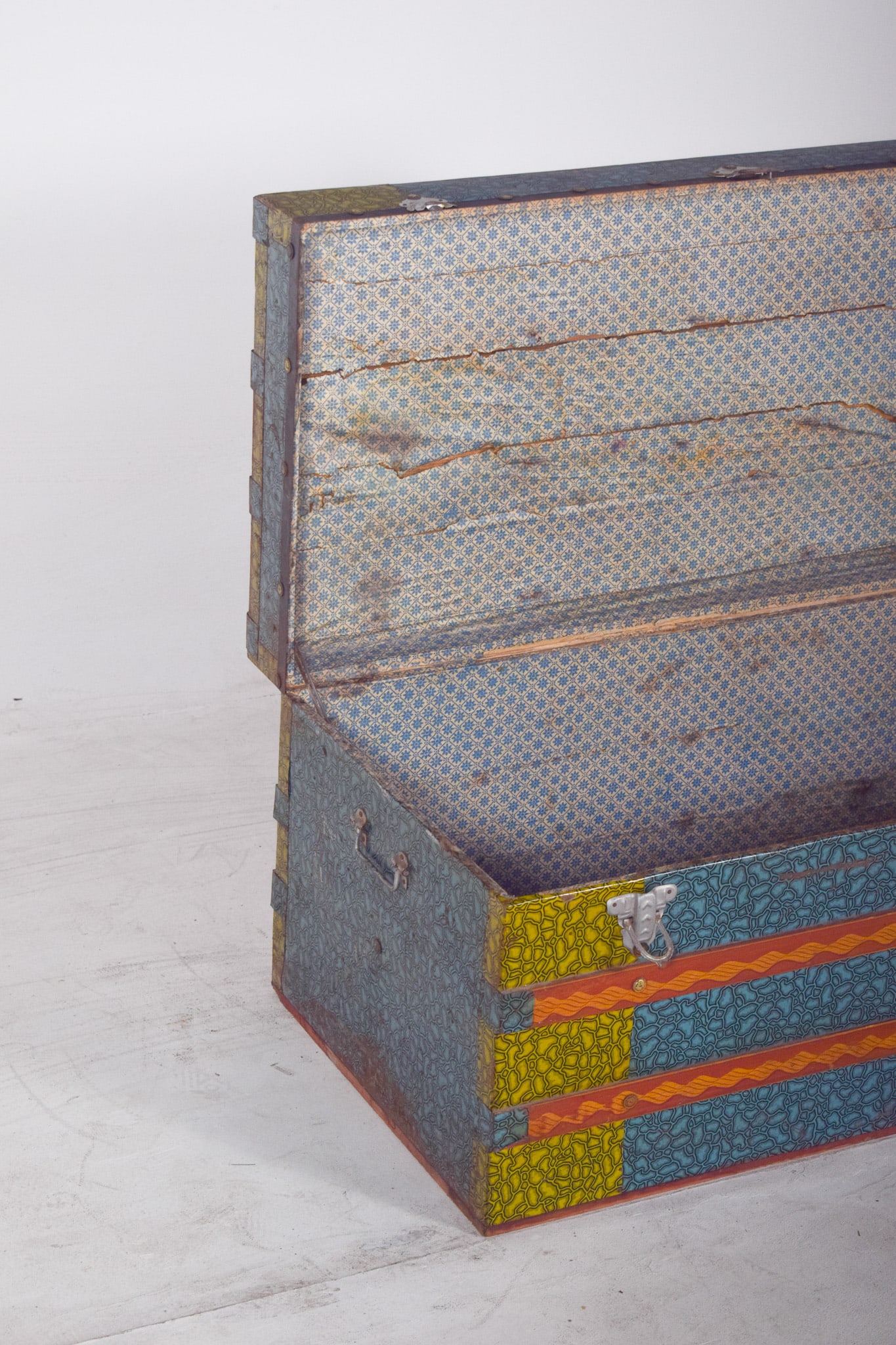 Vintage Portuguese Chest, 1950s - 13