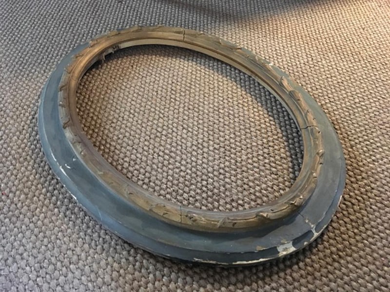 Neoclassical Oval Grey and Gold Wood Frame, Italy - 11