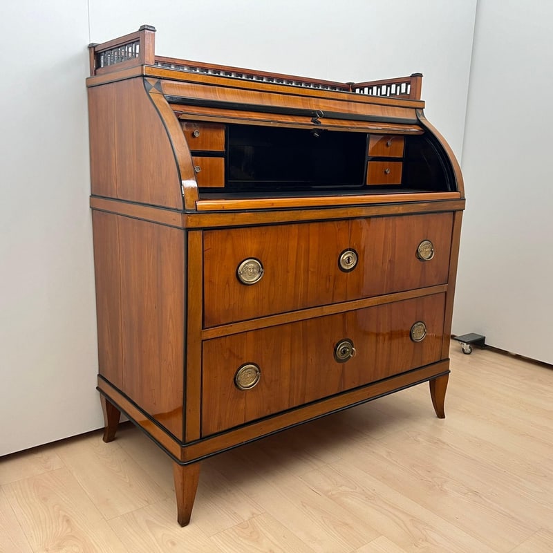 Roll-Top Desk in Cherry Veneer and Brass, 1820 - 11