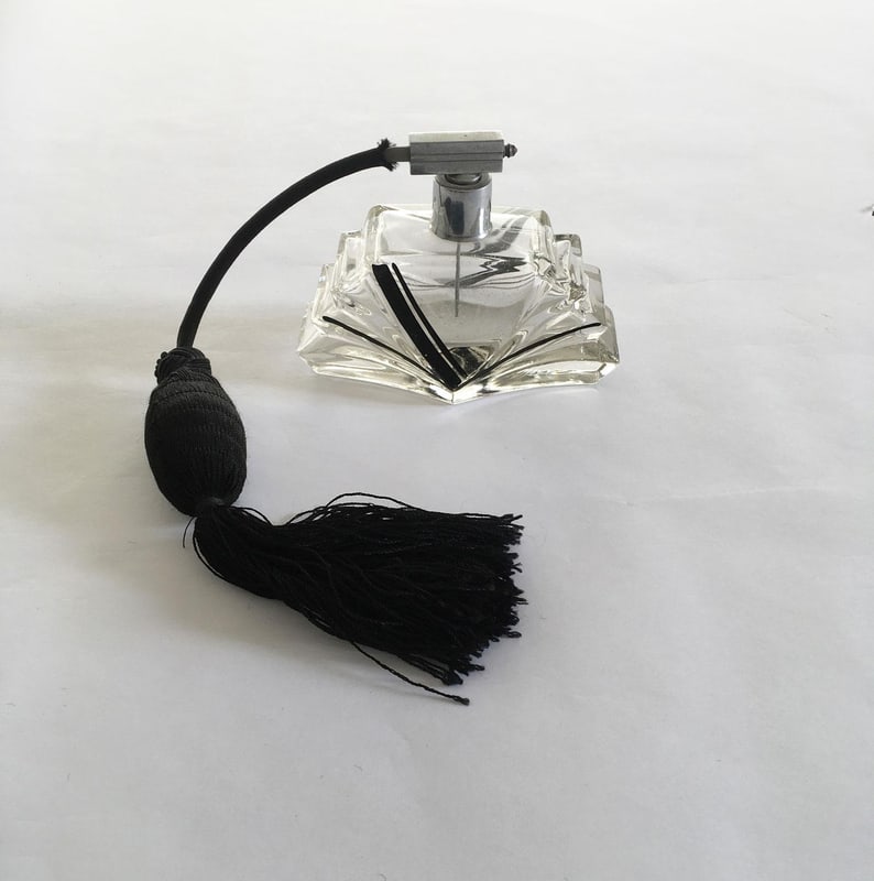 Glass Perfume Sprayer with Black Silk Air Pump, 1930 - 3