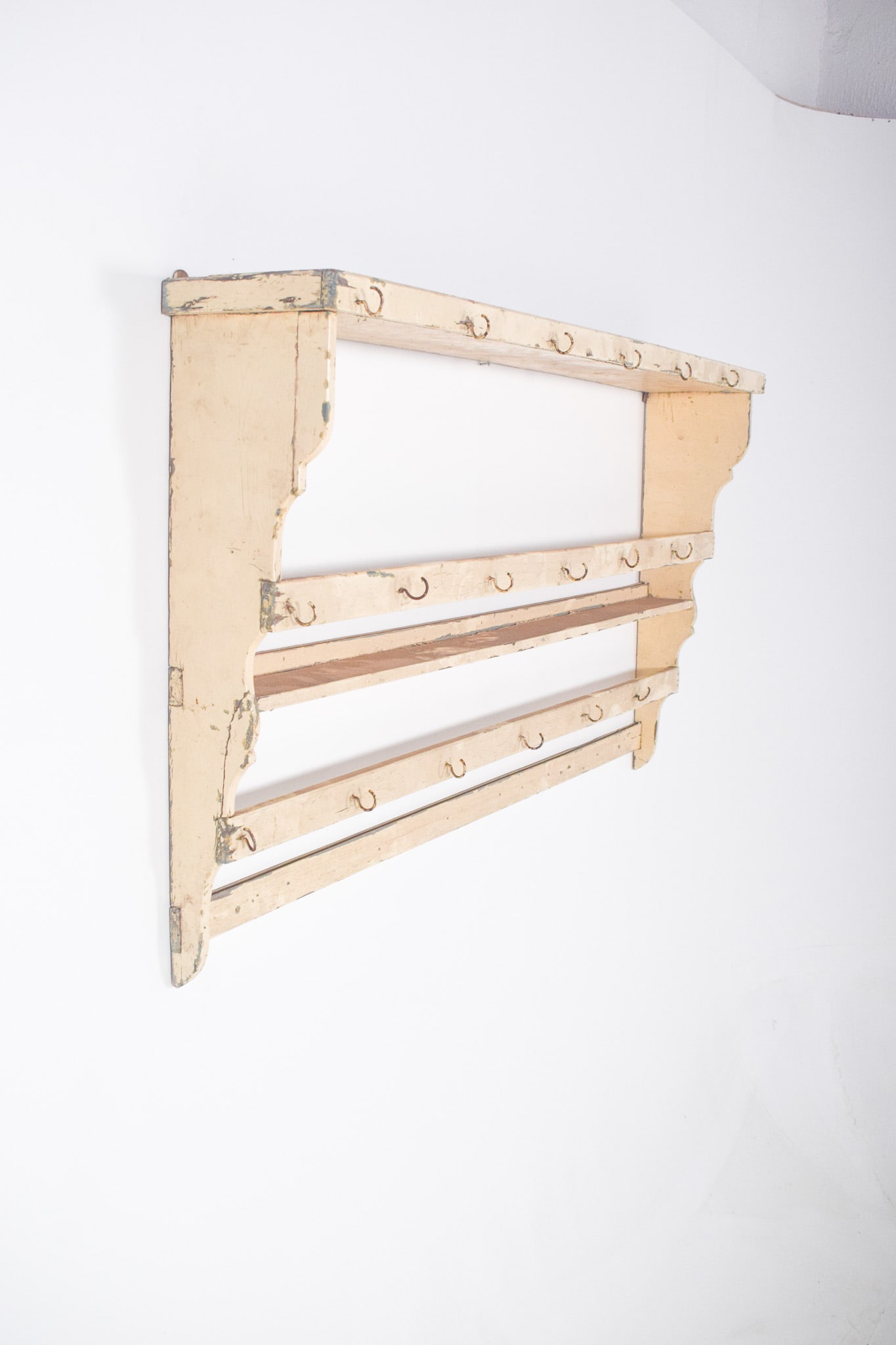 Portuguese White-Painted Plate Rack with Hooks, 1950 - 5
