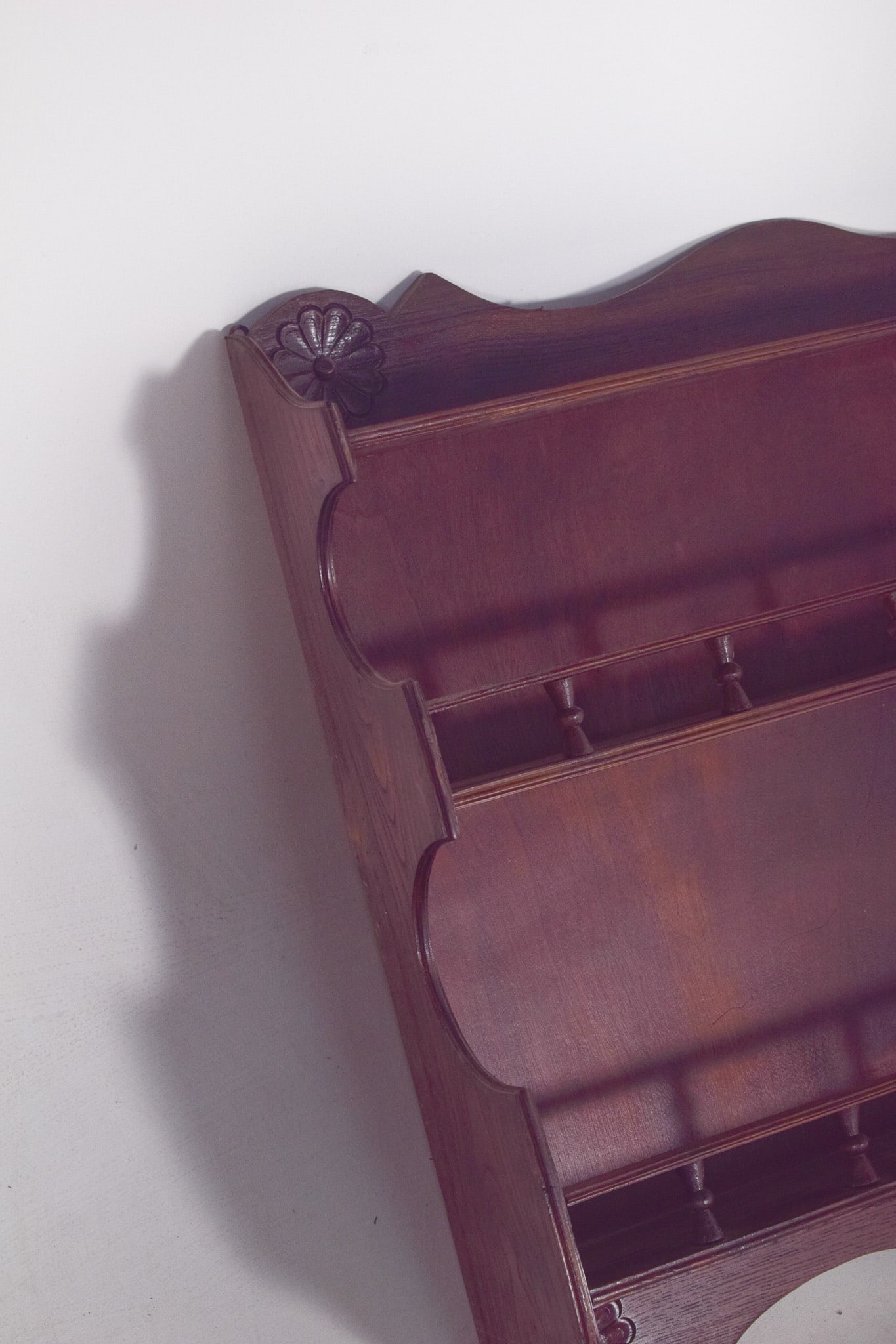Wooden Plate Rack with Carved Floral Motifs, 1950 - 3