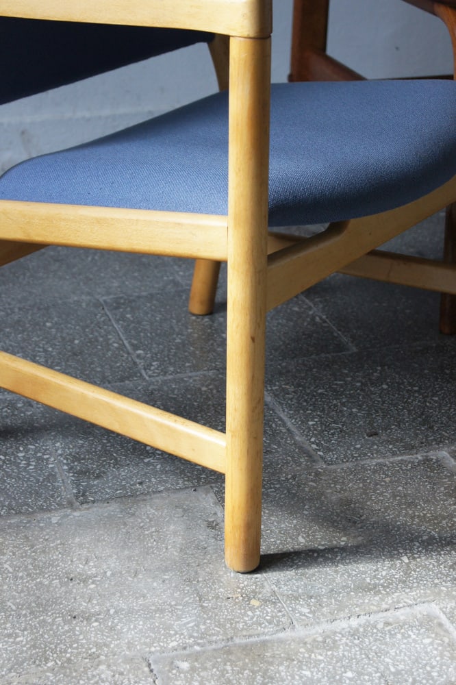 CH52 Armchair by Hans J. Wegner for Carl Hansen & Son - 10