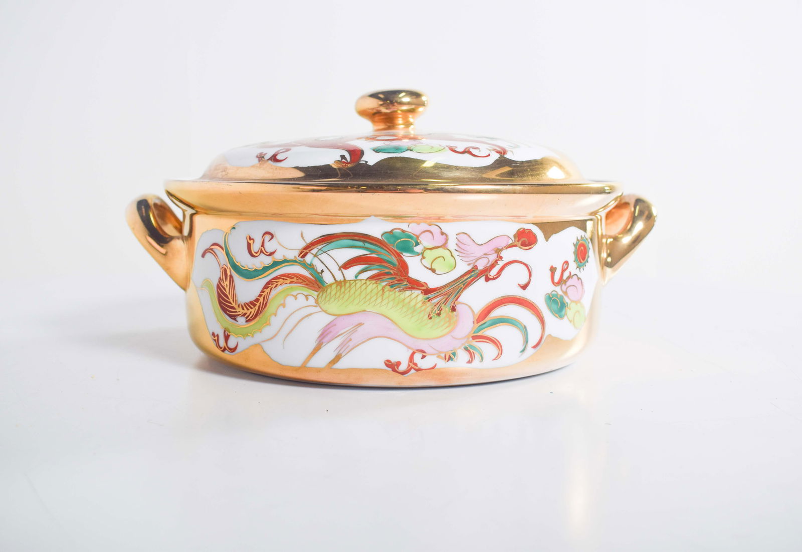 Chinese Porcelain Pot with Two Handles, 1920 - 4