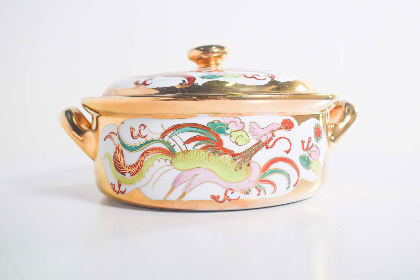 Chinese Porcelain Pot with Two Handles, 1920 - 6