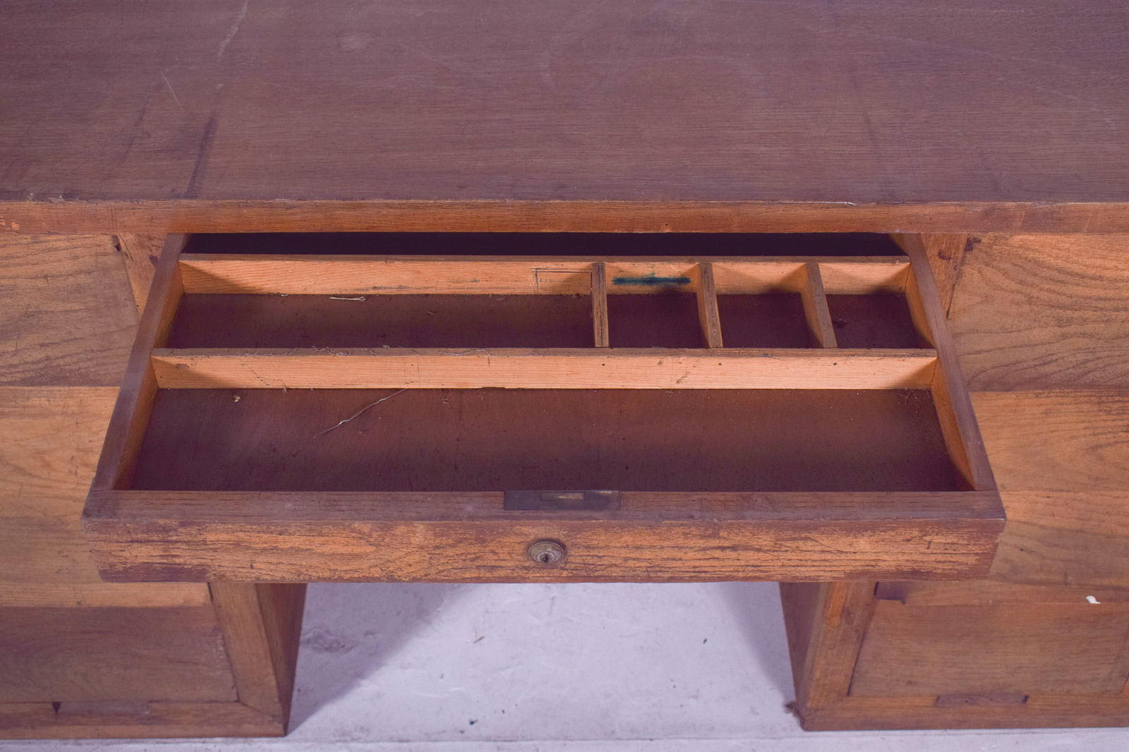 Portuguese Desk in Oak, 1950s - 11