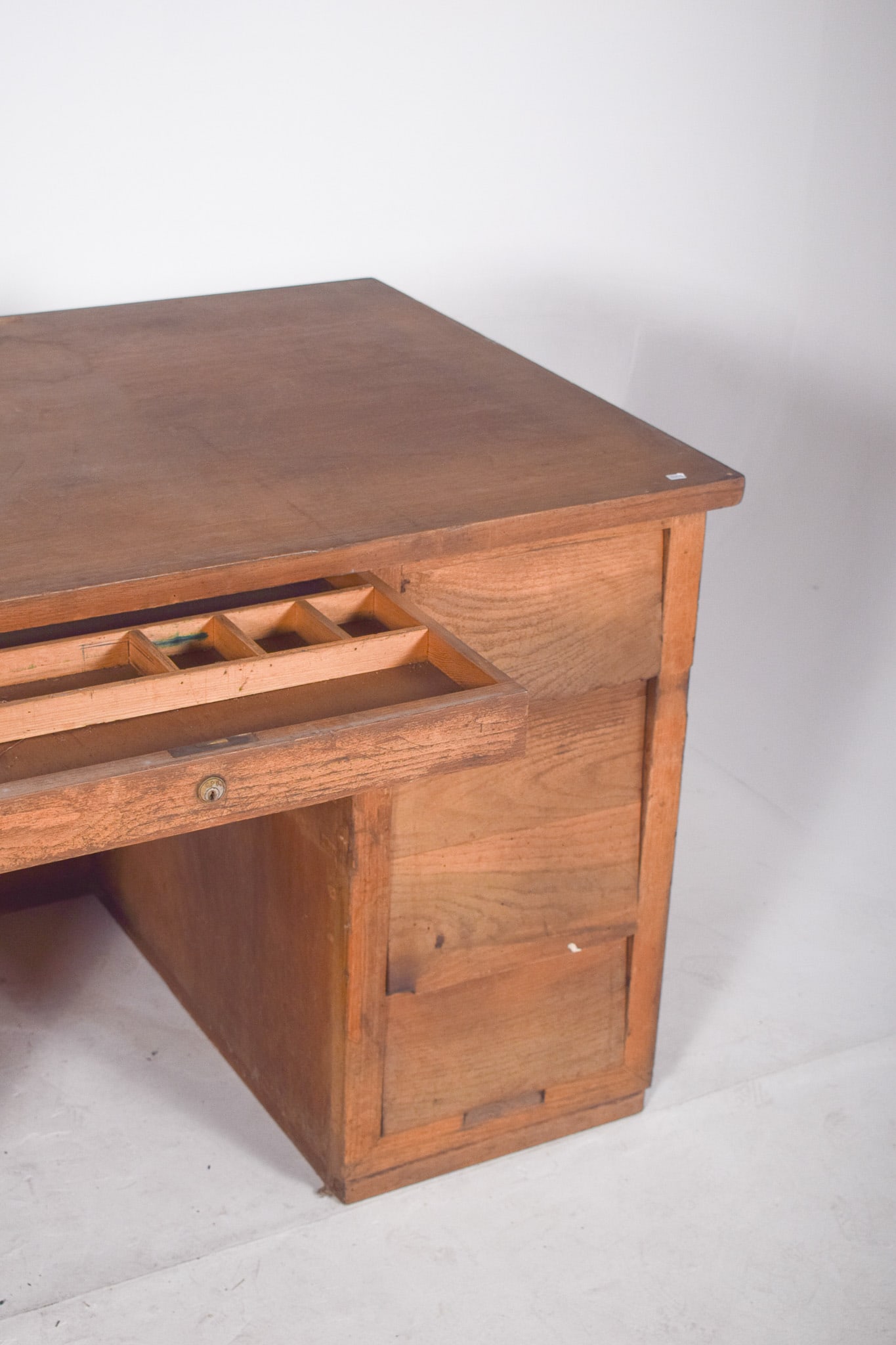 Portuguese Desk in Oak, 1950s - 6