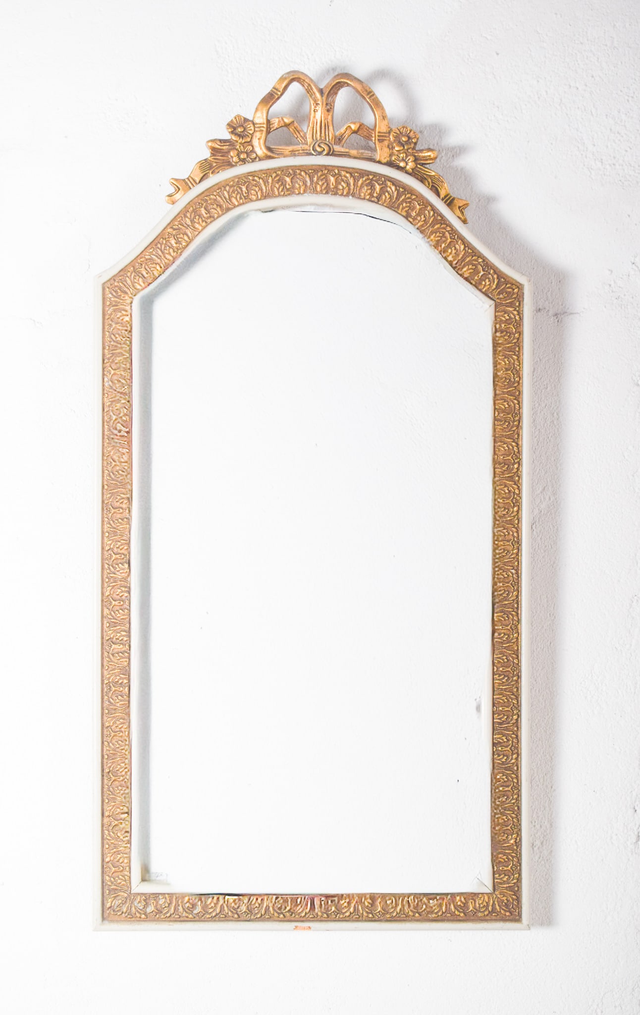 White and Gilt Wooden Mirror with Carved Bow Crest - 2