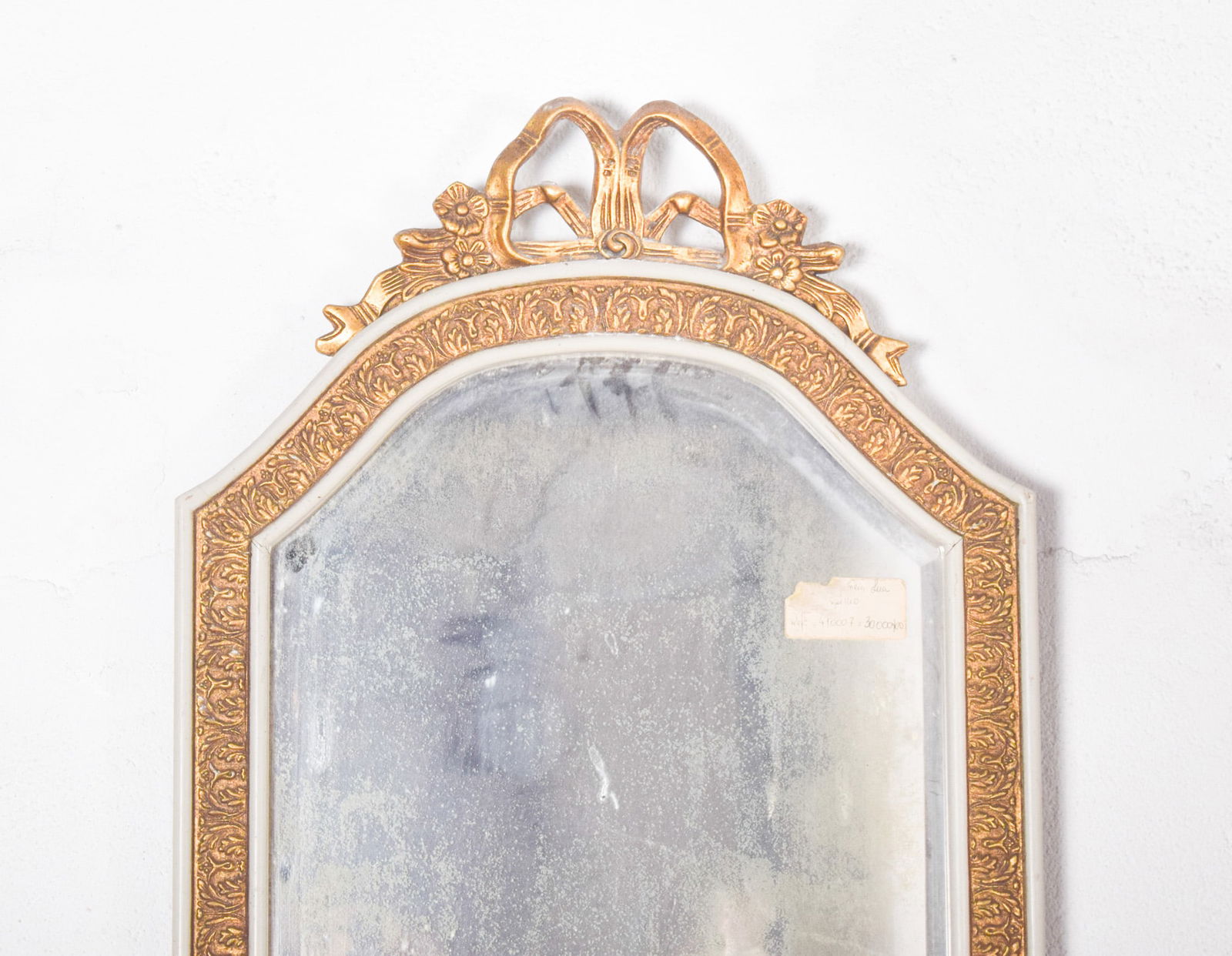 White and Gilt Wooden Mirror with Carved Bow Crest - 3