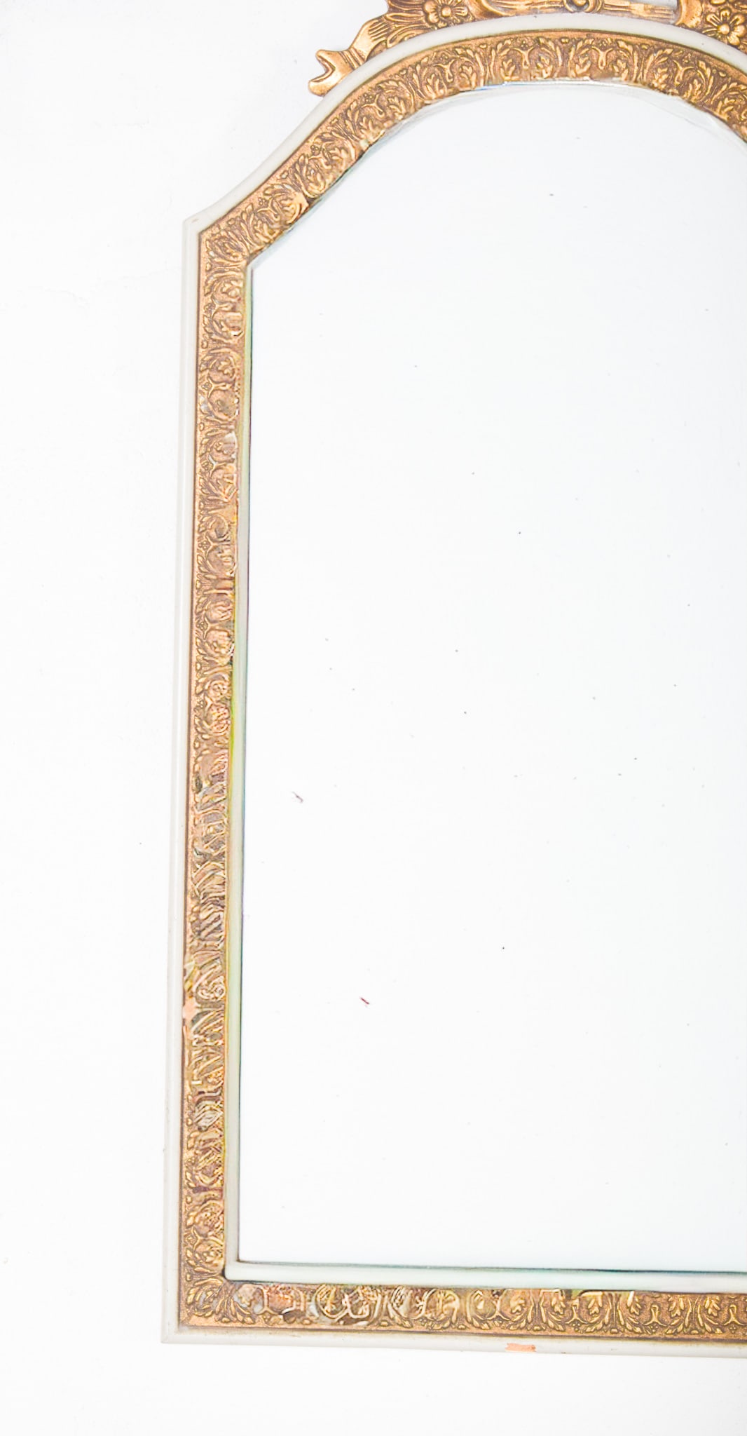 White and Gilt Wooden Mirror with Carved Bow Crest - 4