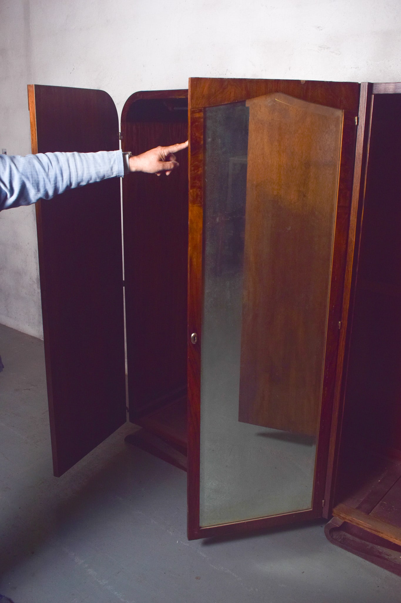 Vintage Art Deco Three-Door Wardrobe in Walnut, 1930 - 8