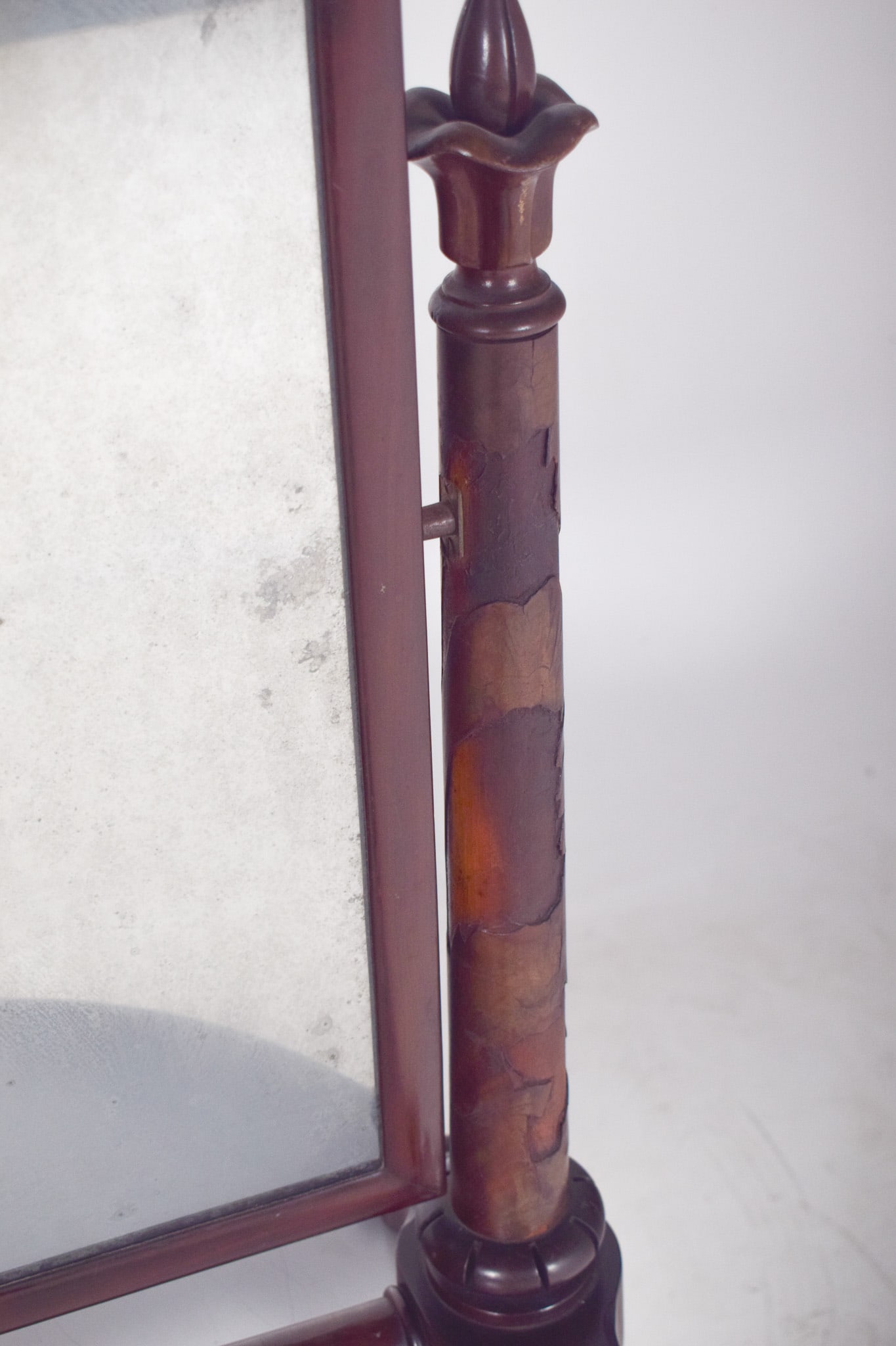 English Dressing Table Mirror with Turnings - 10