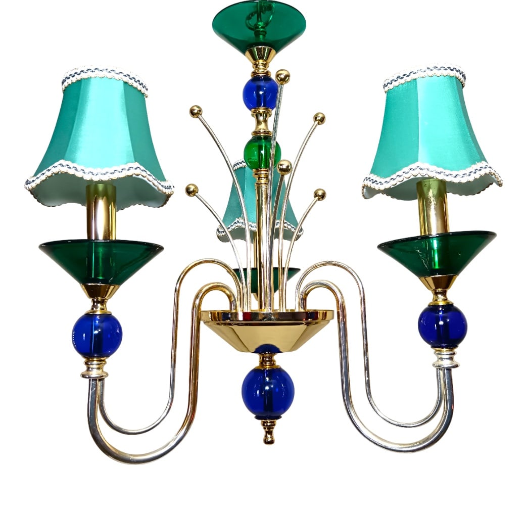 Vintage Chandelier in Murano Glass from Seguso, 1980s: A most expressive and rare chandelier, designed and created by "Seguso Vetri D'Arte" in their legendary Murano-Venezia ateliers.Extremely limited "Gioiello (Jewel)" edition, made of gradient Gold to S