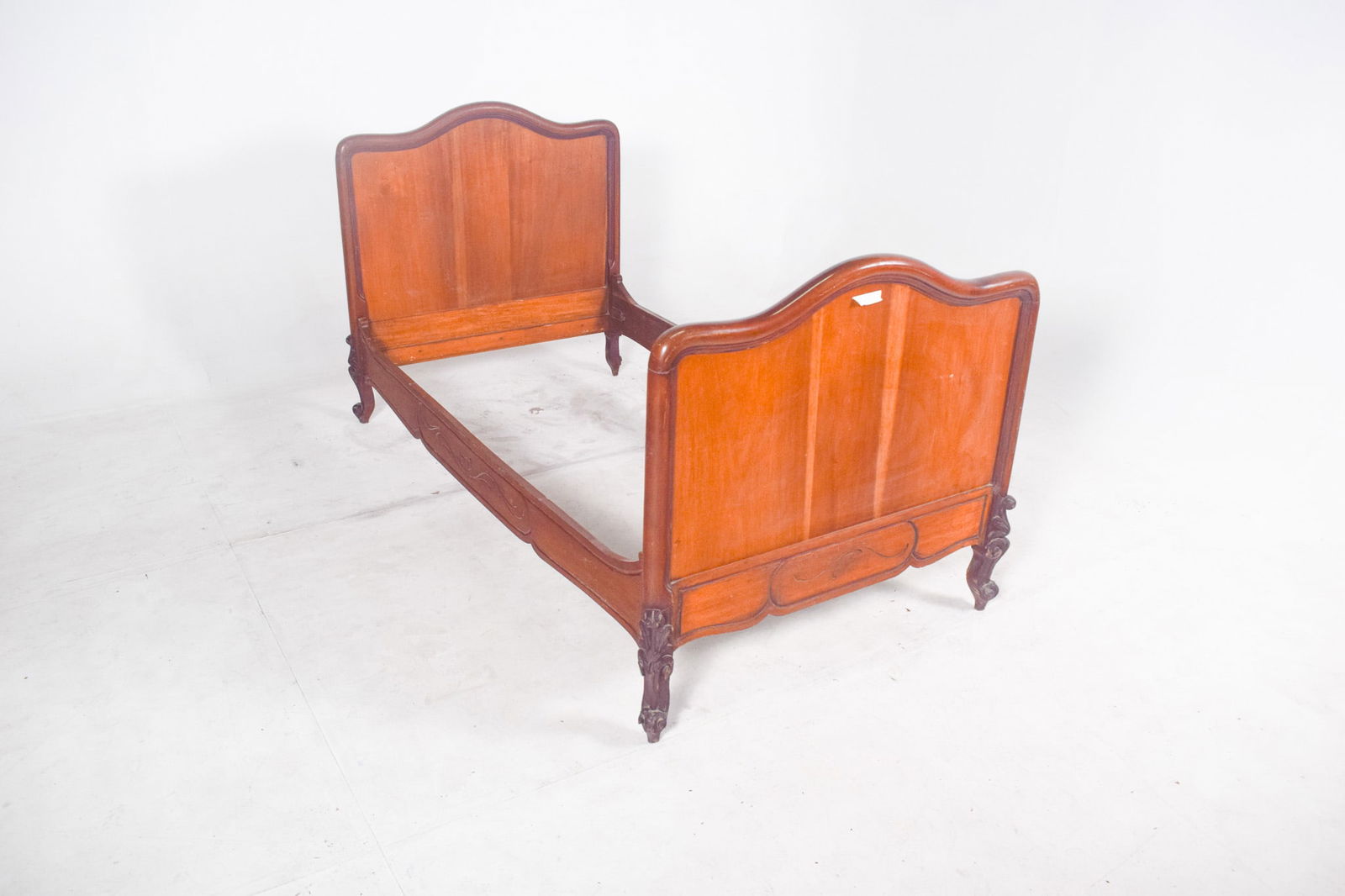 Louis XV Style Mahogany Veneered Bed, 1890 - 3