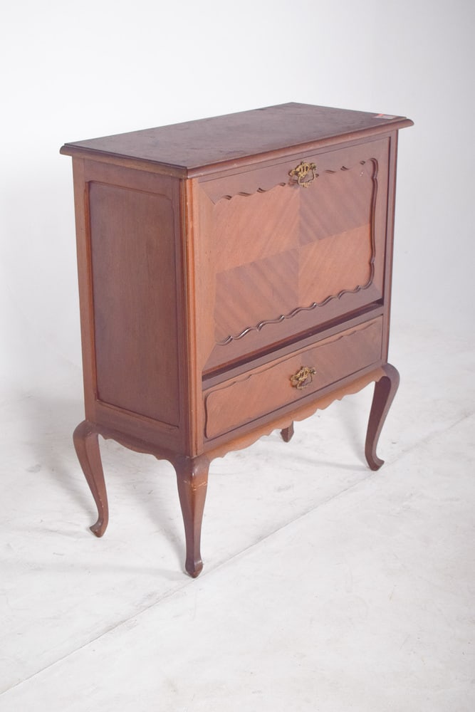 Portuguese Queen Anne Bar Cabinet - 3