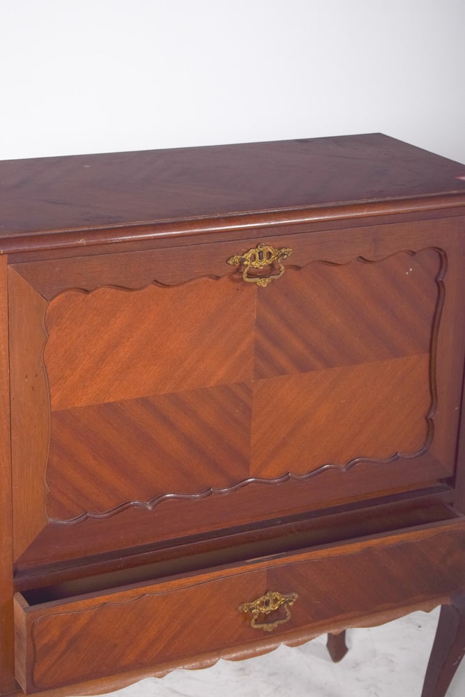 Portuguese Queen Anne Bar Cabinet - 5