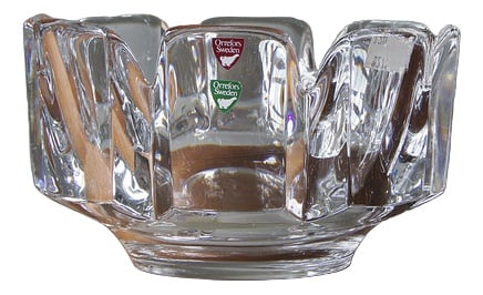 Crystal Corona Bowl by Lars Hellsten for Orrefors: This beautiful piece of crystal art glass was designed by Lars Hellsten for Orrefors and is known as the Corona Bowl. Manufactured in several sizes.The bowl is octagonal in shape and each side