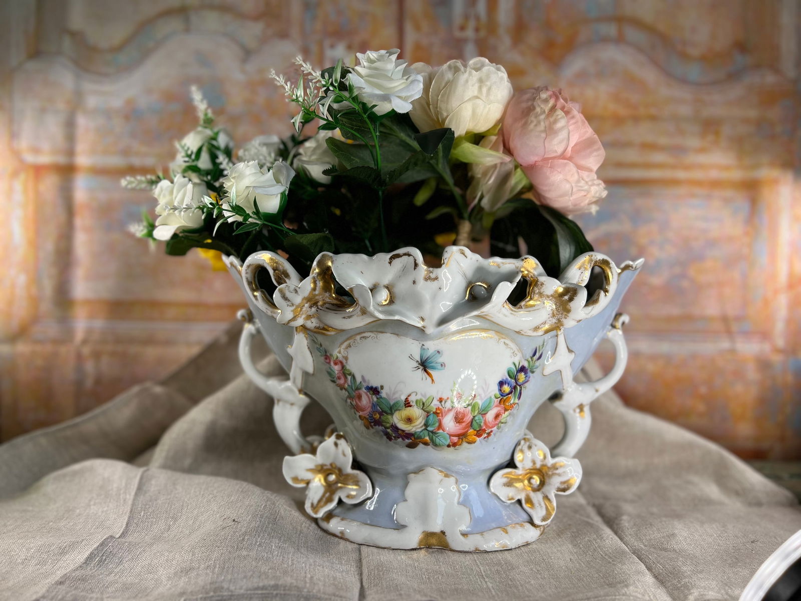 Large Antique Slip Groom Vase - 4