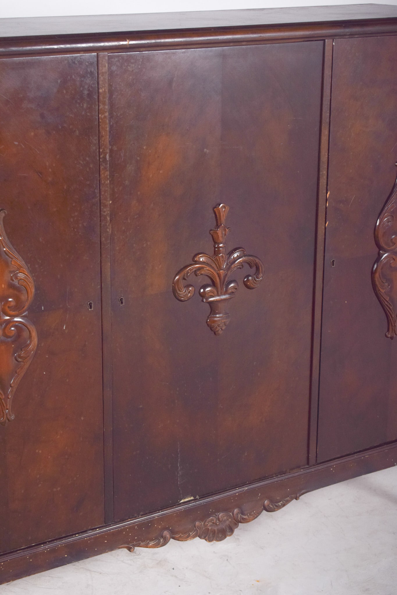 Antique English Sideboard with Three Doors, 1890s - 4