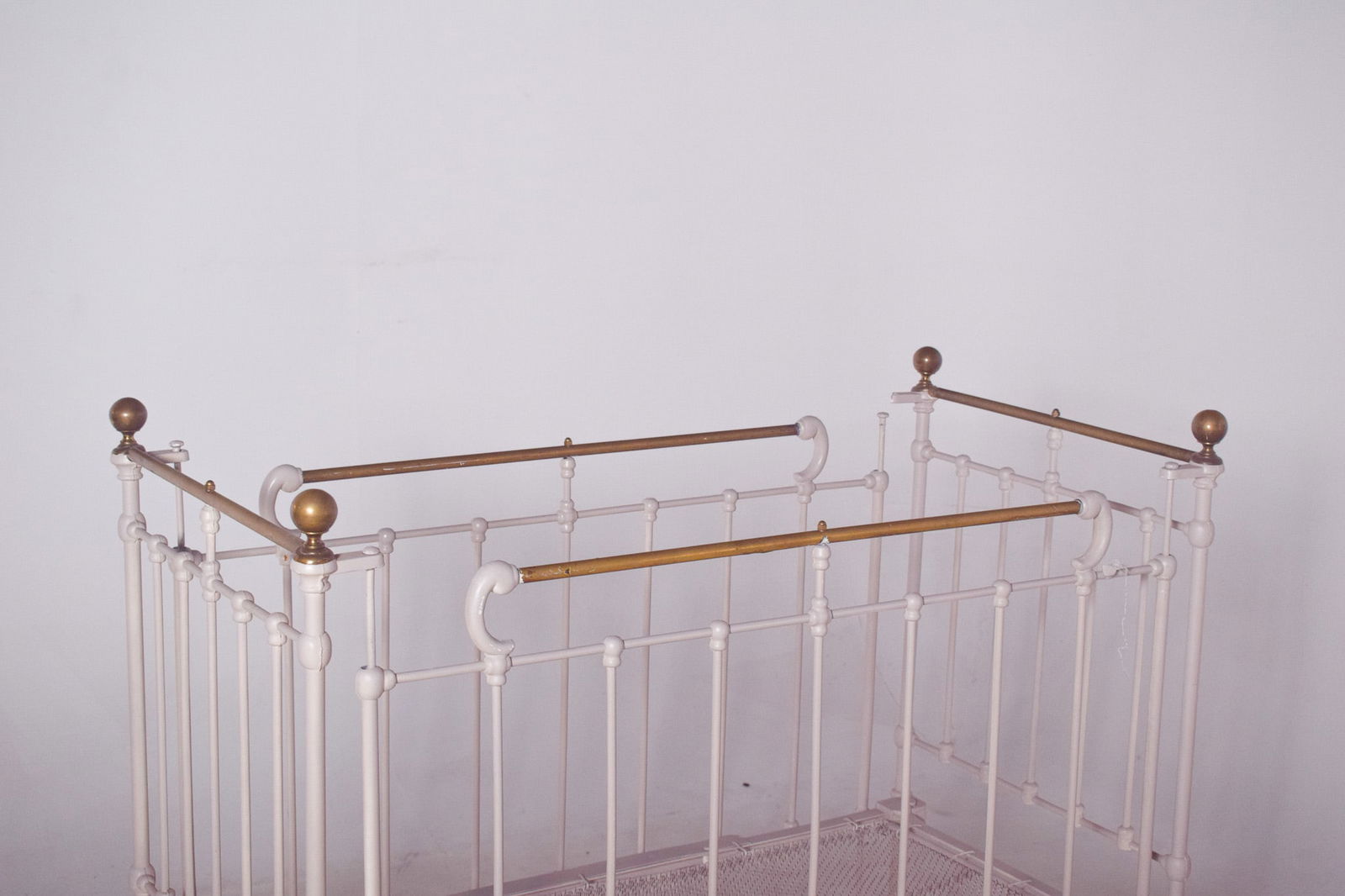 Vintage Baby Crib in White Painted Iron, 1950 - 8