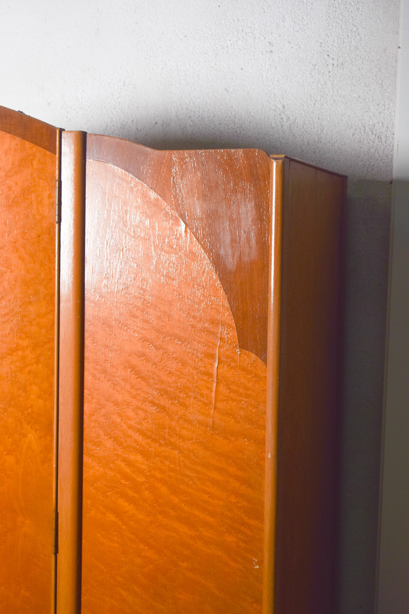 Small Art Deco English Wardrobe in Light Wood, 1930 - 3