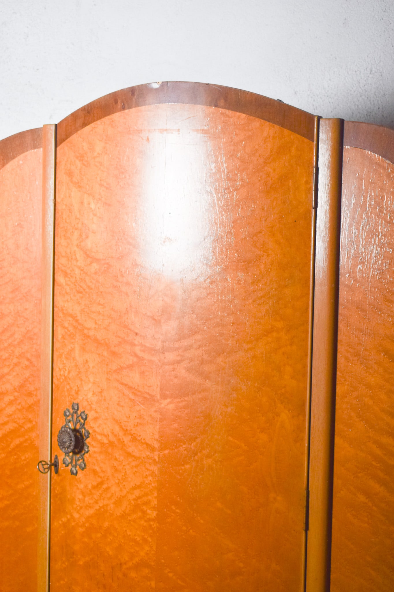 Small Art Deco English Wardrobe in Light Wood, 1930 - 4
