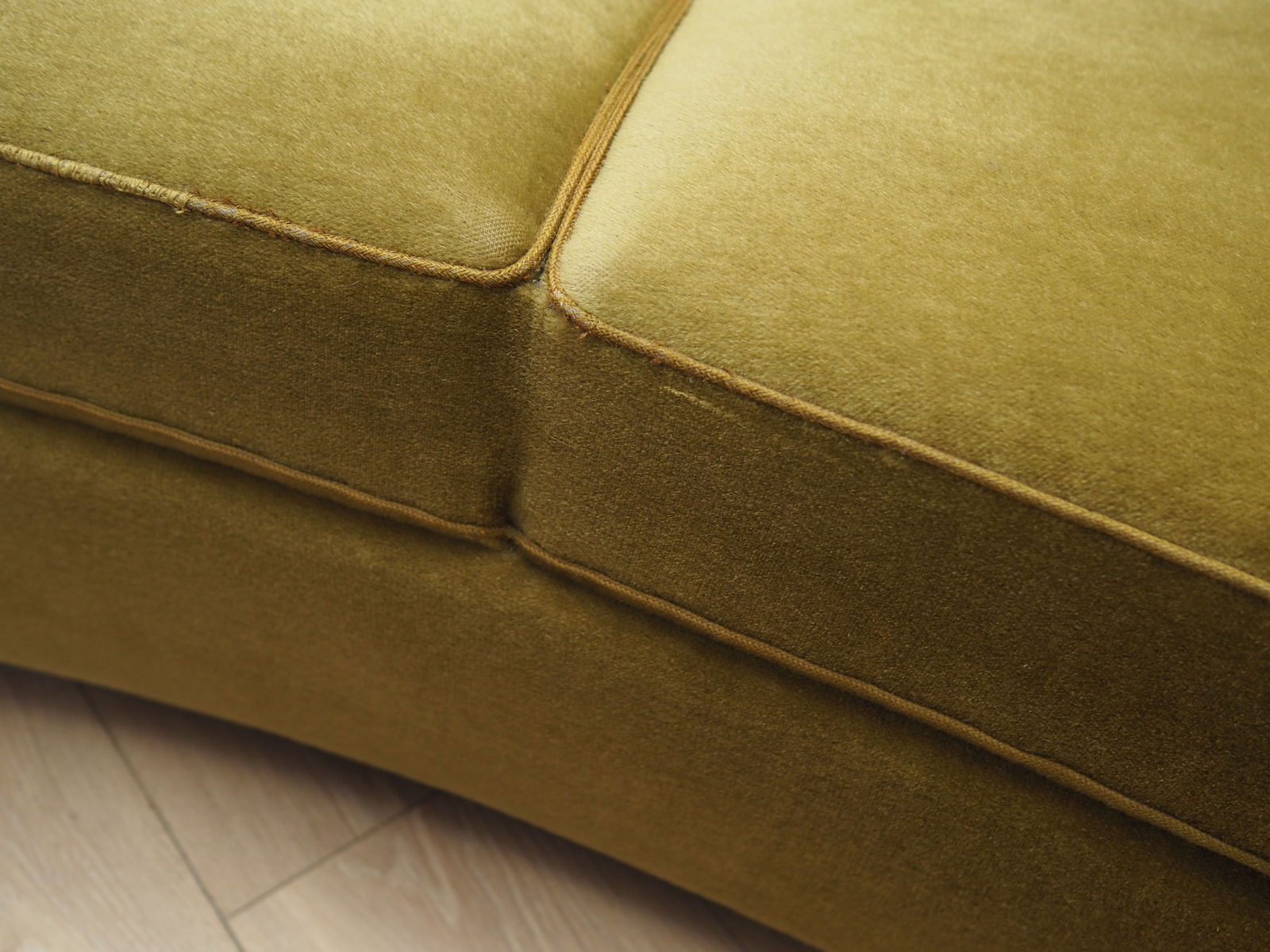 Vintage Danish Sofa in Green Velour, 1960s - 14