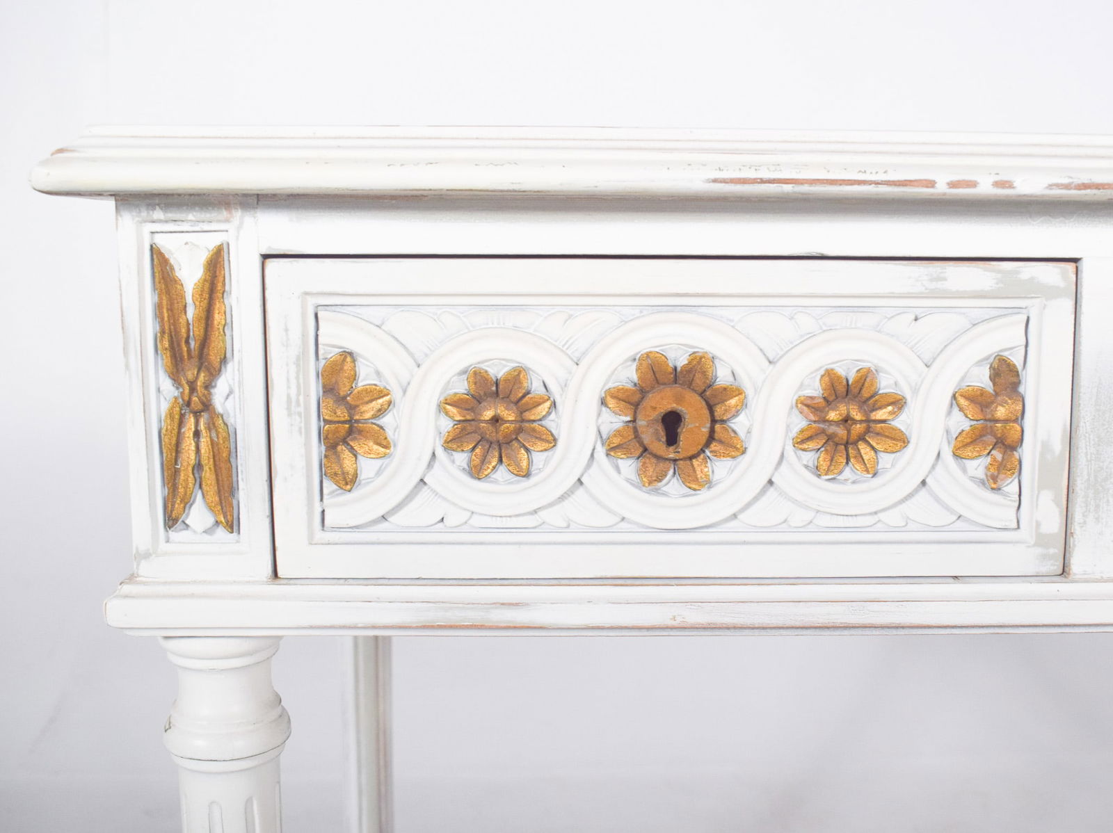 Portuguese White Painted Console with Gilding, 1890s - 10