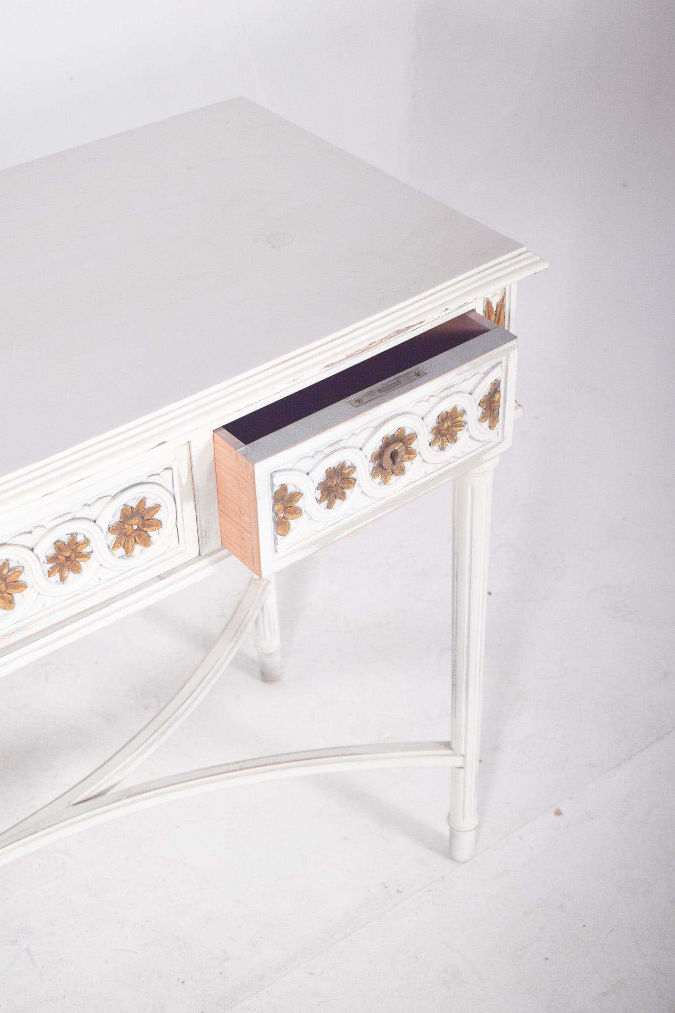 Portuguese White Painted Console with Gilding, 1890s - 8