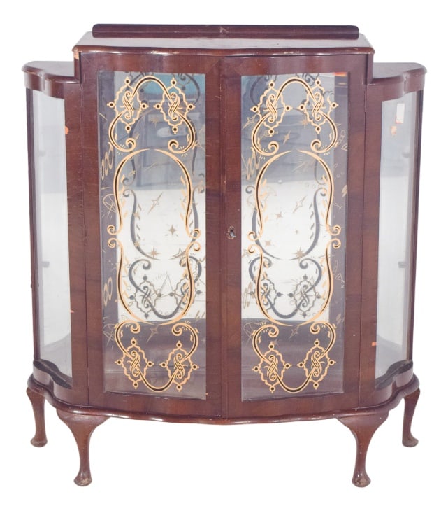Portuguese Showcase Cabinet with Gold-Plated Glass: Shop window with gold-painted glass. Art Deco inspired, with a wooden structure and curved front, it has two glazed doors in the centre, flanked by curved side windows, which give the piece lightness