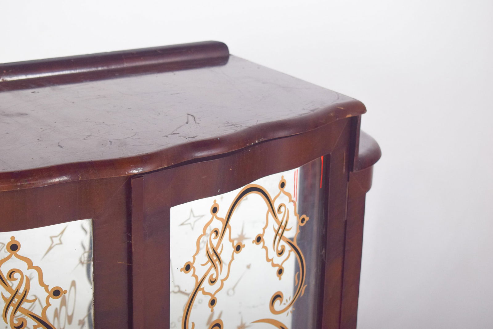 Portuguese Showcase Cabinet with Gold-Plated Glass - 4