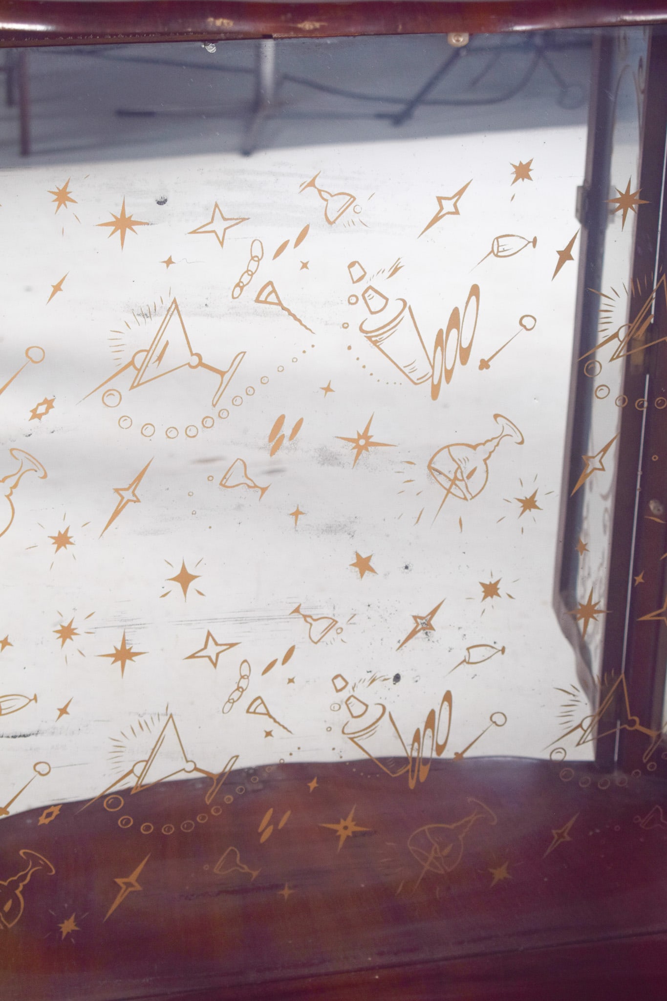 Portuguese Showcase Cabinet with Gold-Plated Glass - 8