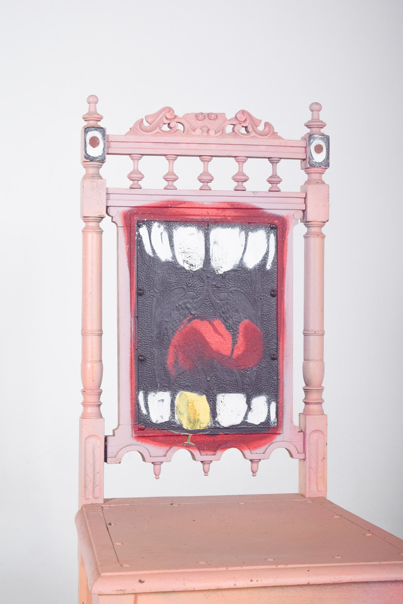 Portuguese Painted Teeth Chair by Francisco Camilo - 3
