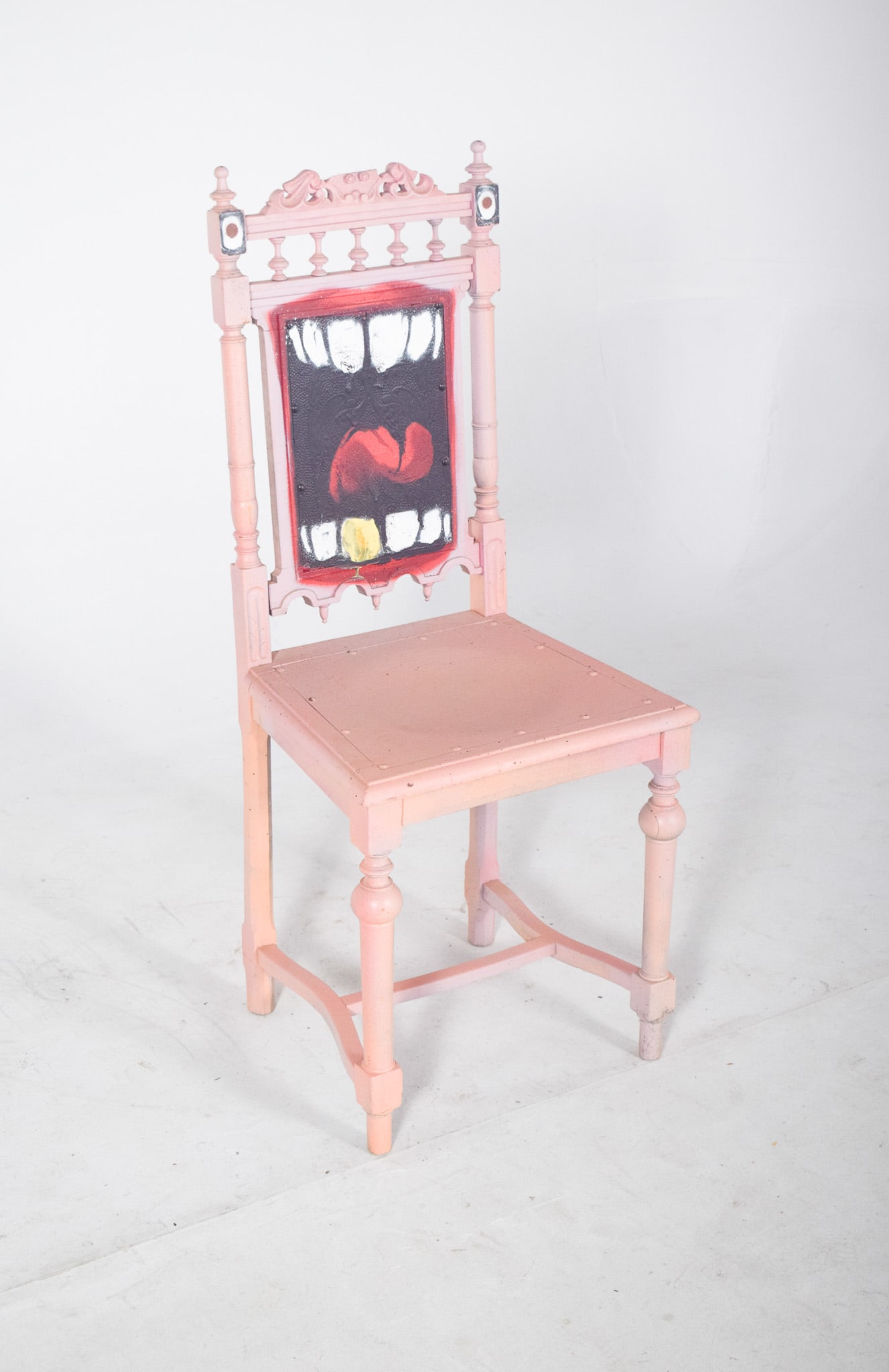 Portuguese Painted Teeth Chair by Francisco Camilo - 4