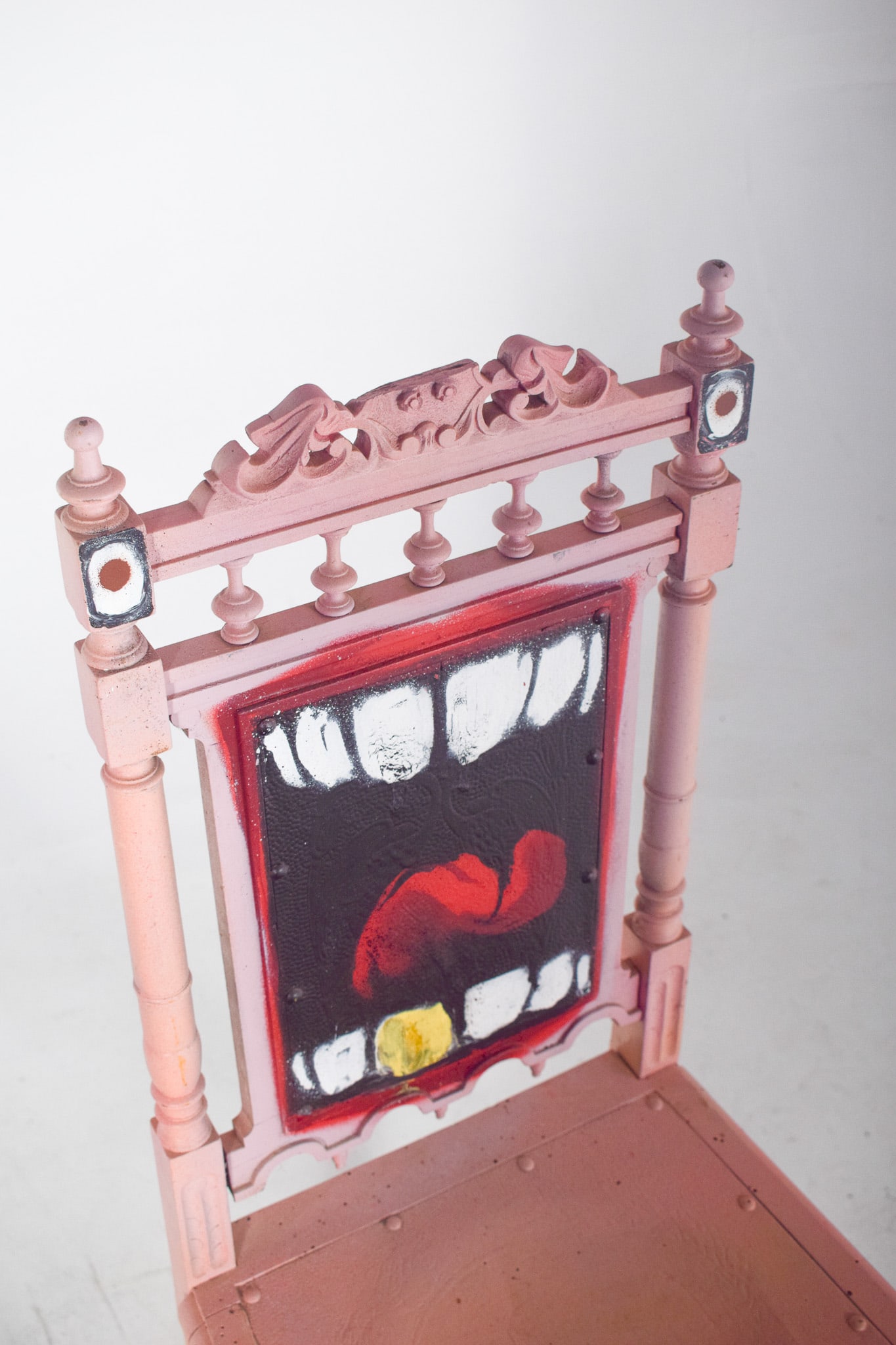 Portuguese Painted Teeth Chair by Francisco Camilo - 5