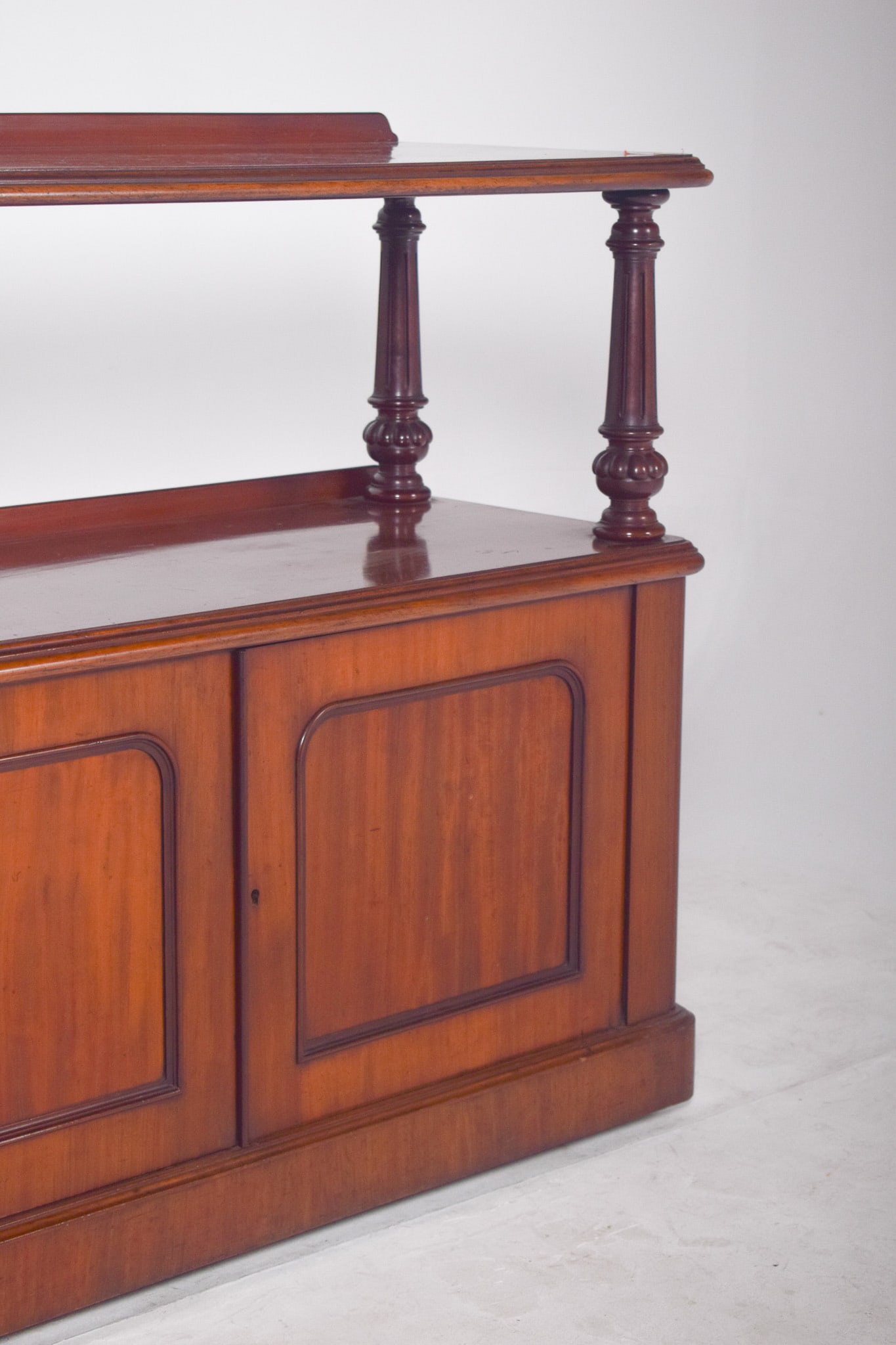 Antique English Dumbwaiter with Turned Columns - 3