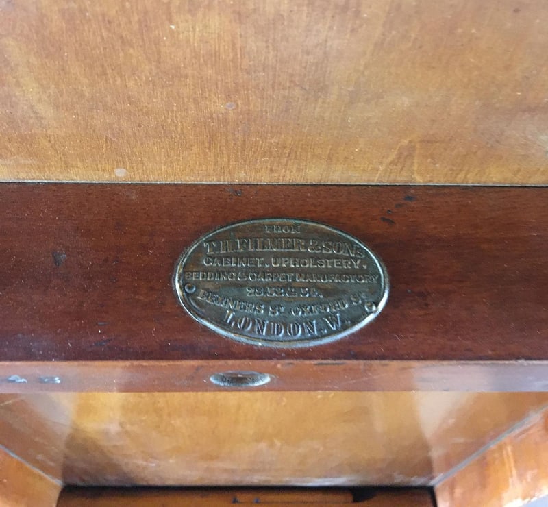 Victoria Walnut Tilt Top Table attributed to Filmer - 19