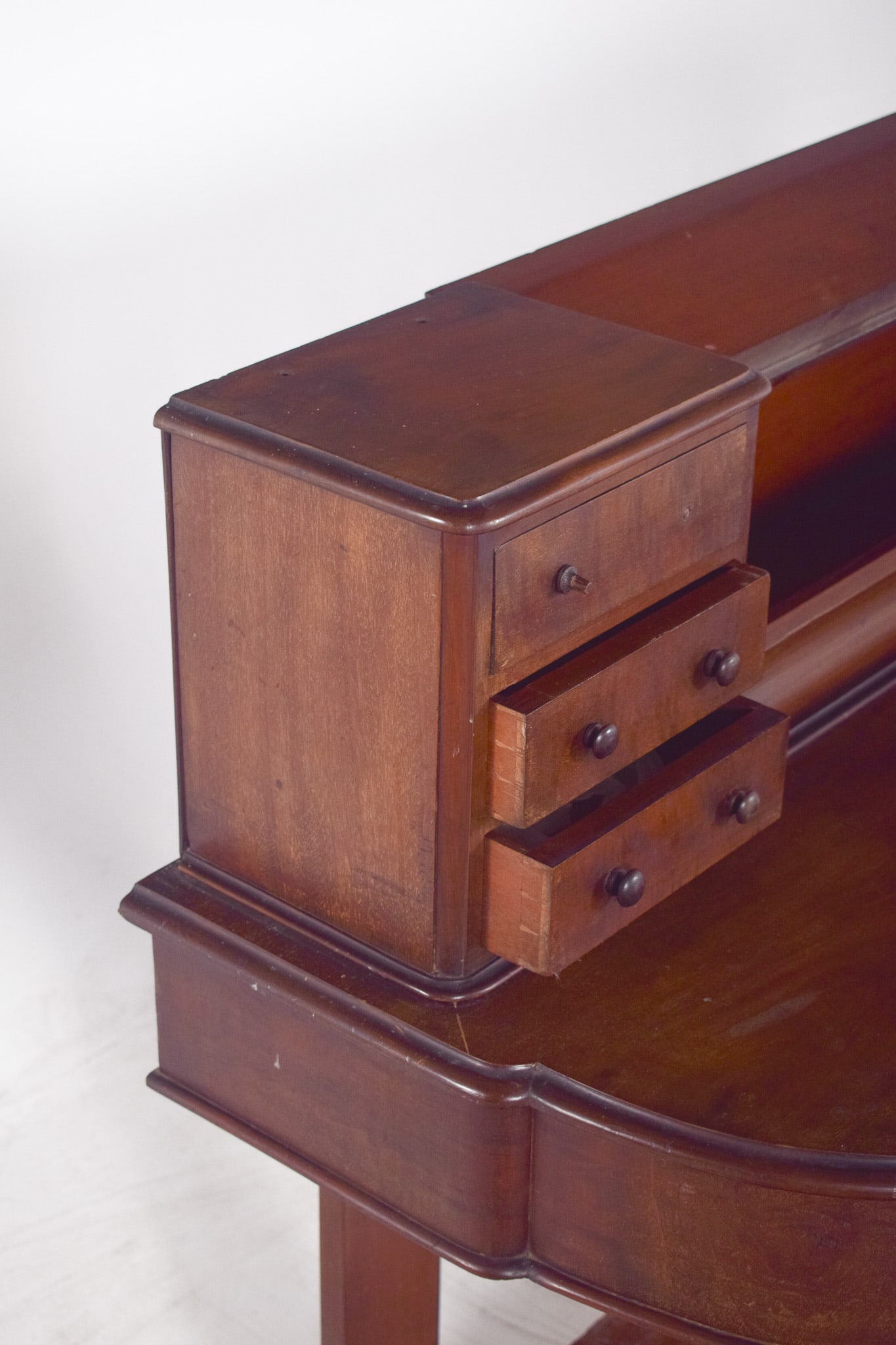 Antique English Desk with Carved Feet, 1890s - 7