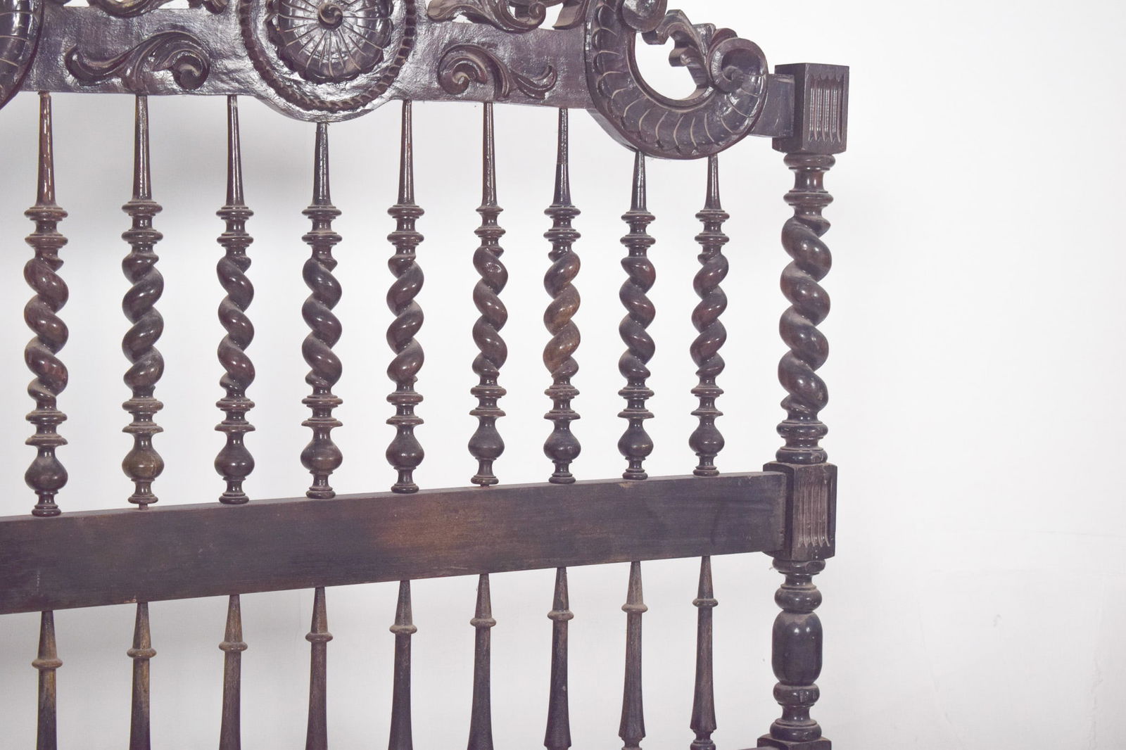 Portuguese Carved and Turned Double Bed, 1910 - 4